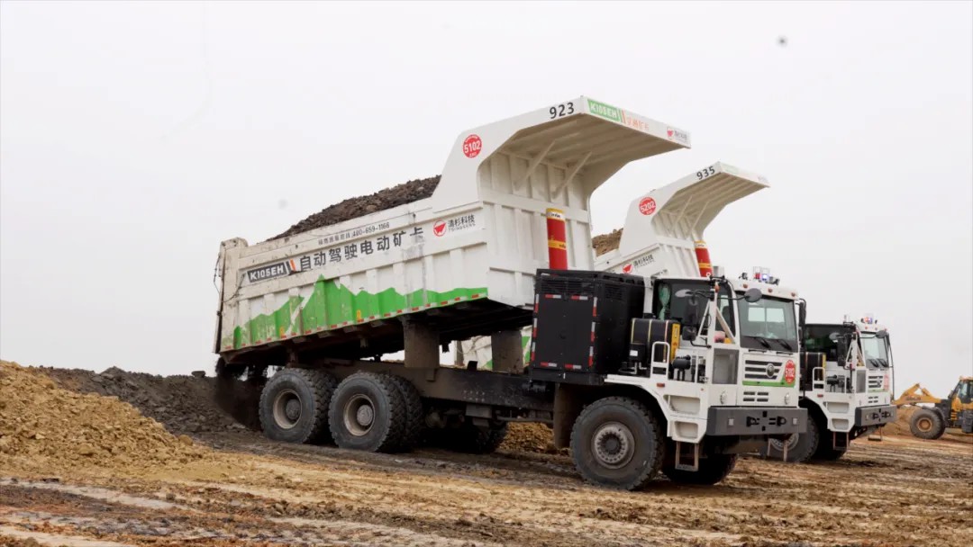 喜报！！pg电子矿卡荣膺“2025砂石装备·手艺立异标杆企业”，助力矿区高效开展！！