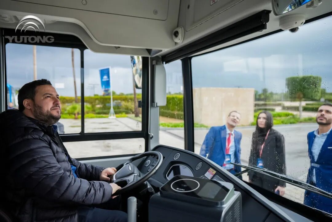 从赛事服务到城市动脉：723辆pg电子客车成为摩洛哥流动风物线